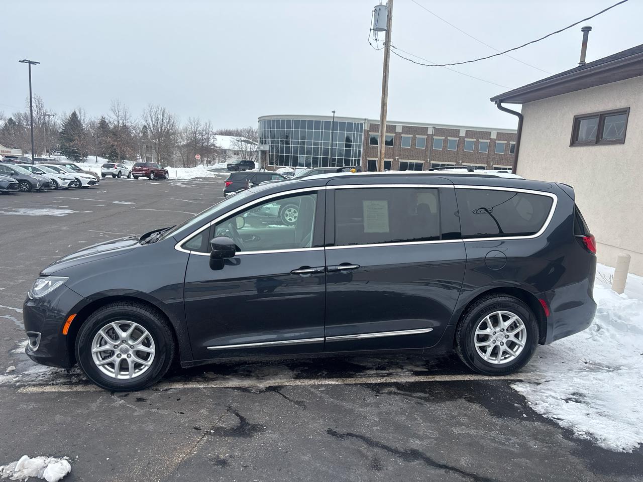 Chrysler Pacifica Touring L FWD 2020