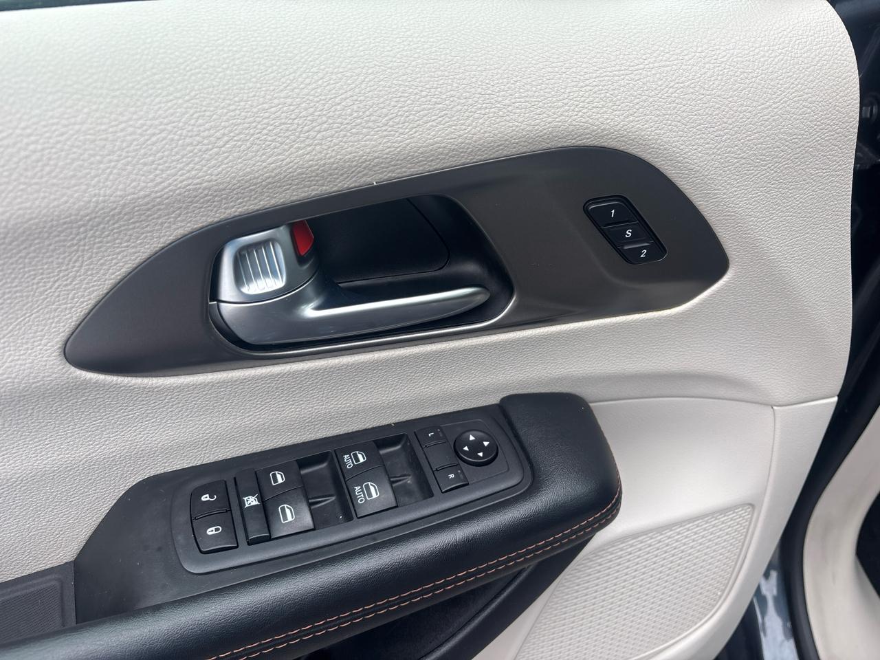 Chrysler Pacifica Touring L FWD 2020