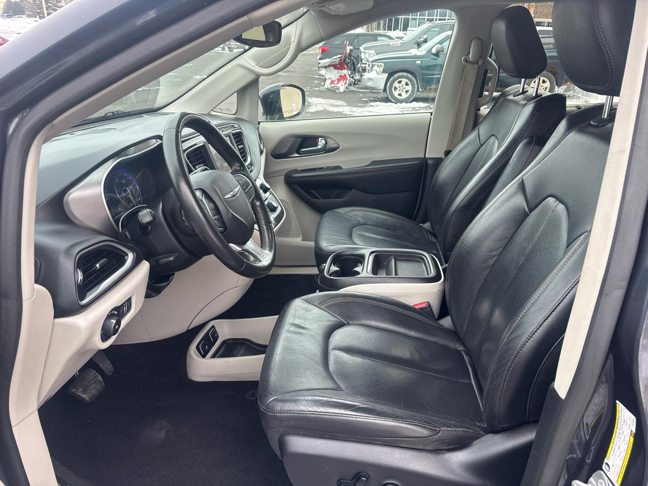 Chrysler Pacifica Touring L FWD 2020