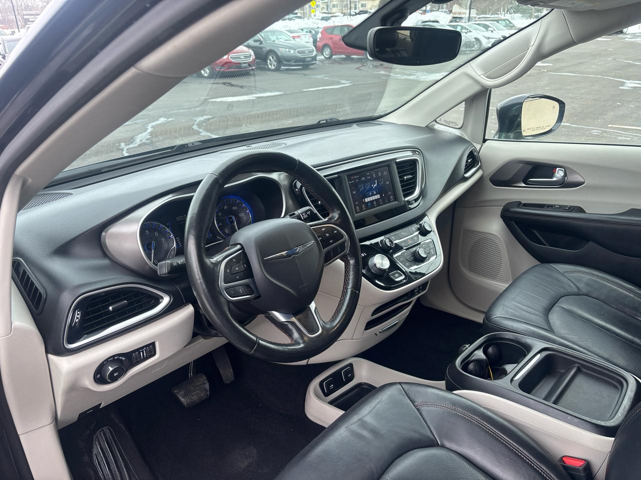 Chrysler Pacifica Touring L FWD 2020
