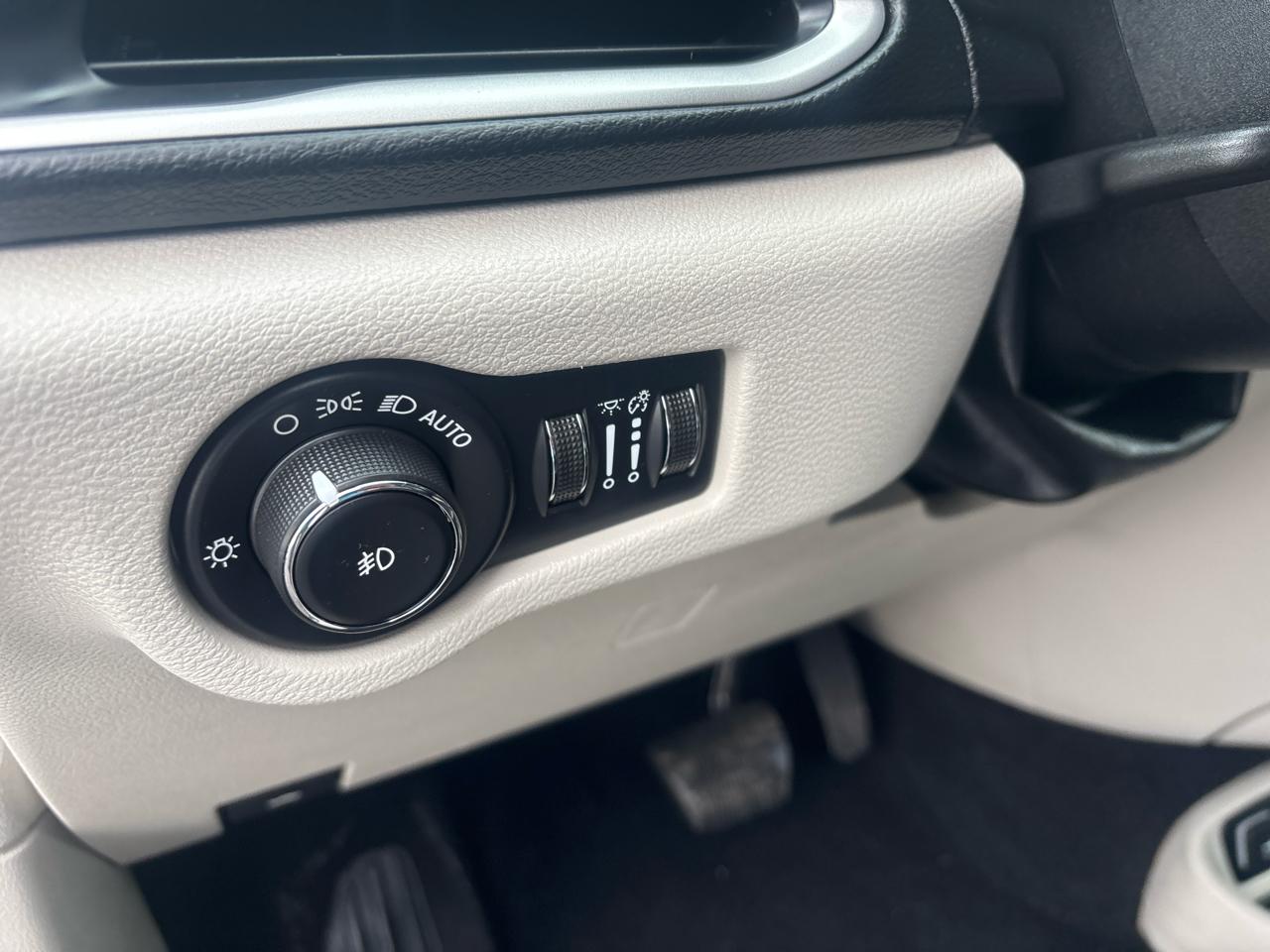 Chrysler Pacifica Touring L FWD 2020