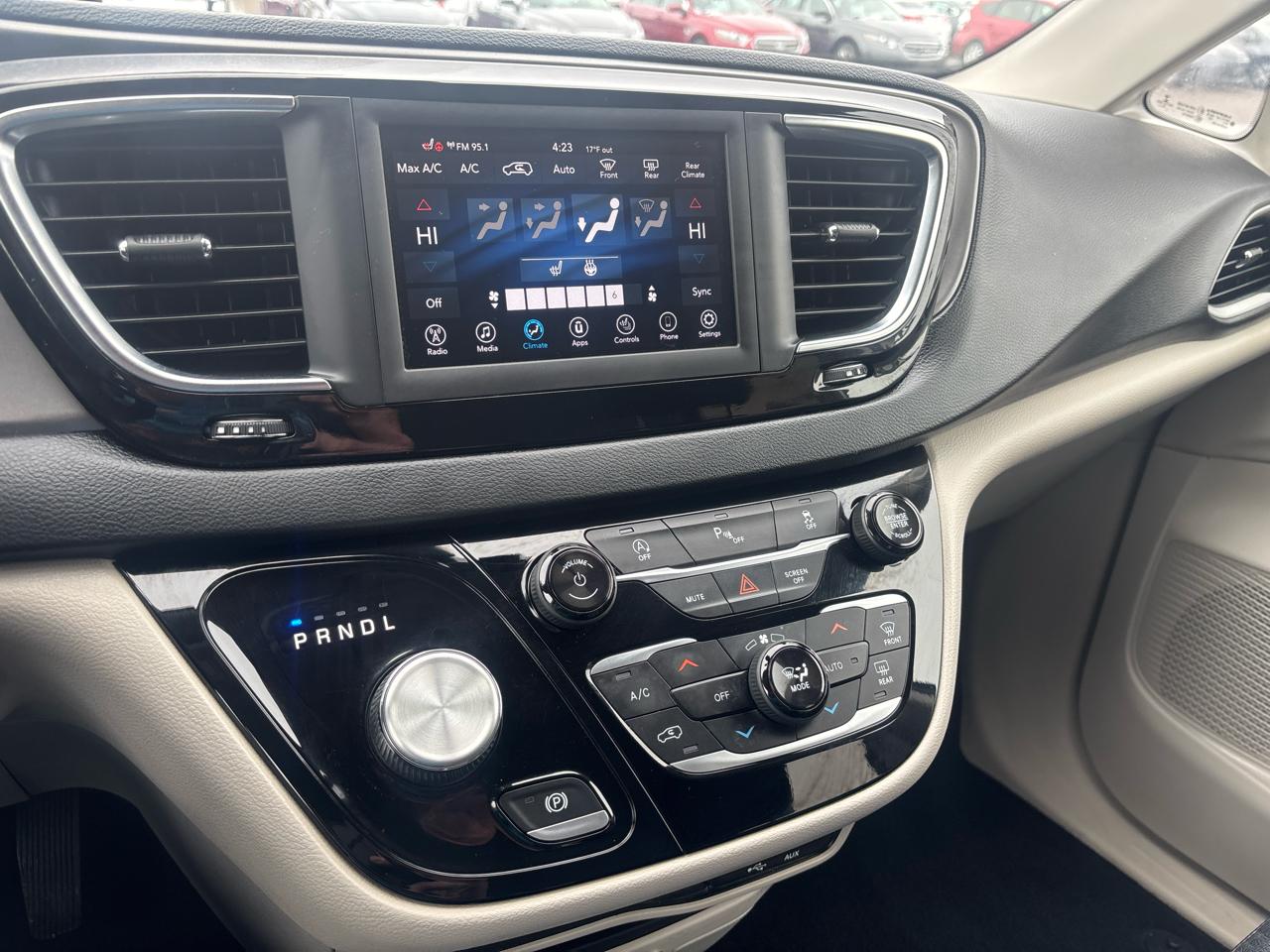 Chrysler Pacifica Touring L FWD 2020