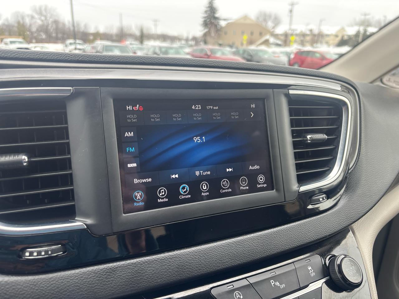 Chrysler Pacifica Touring L FWD 2020