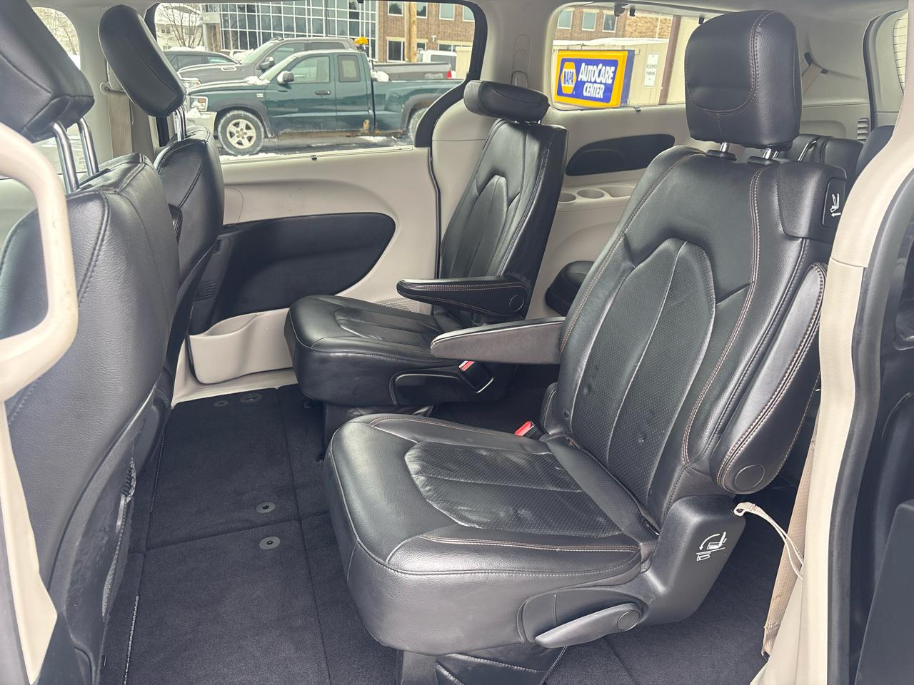 Chrysler Pacifica Touring L FWD 2020