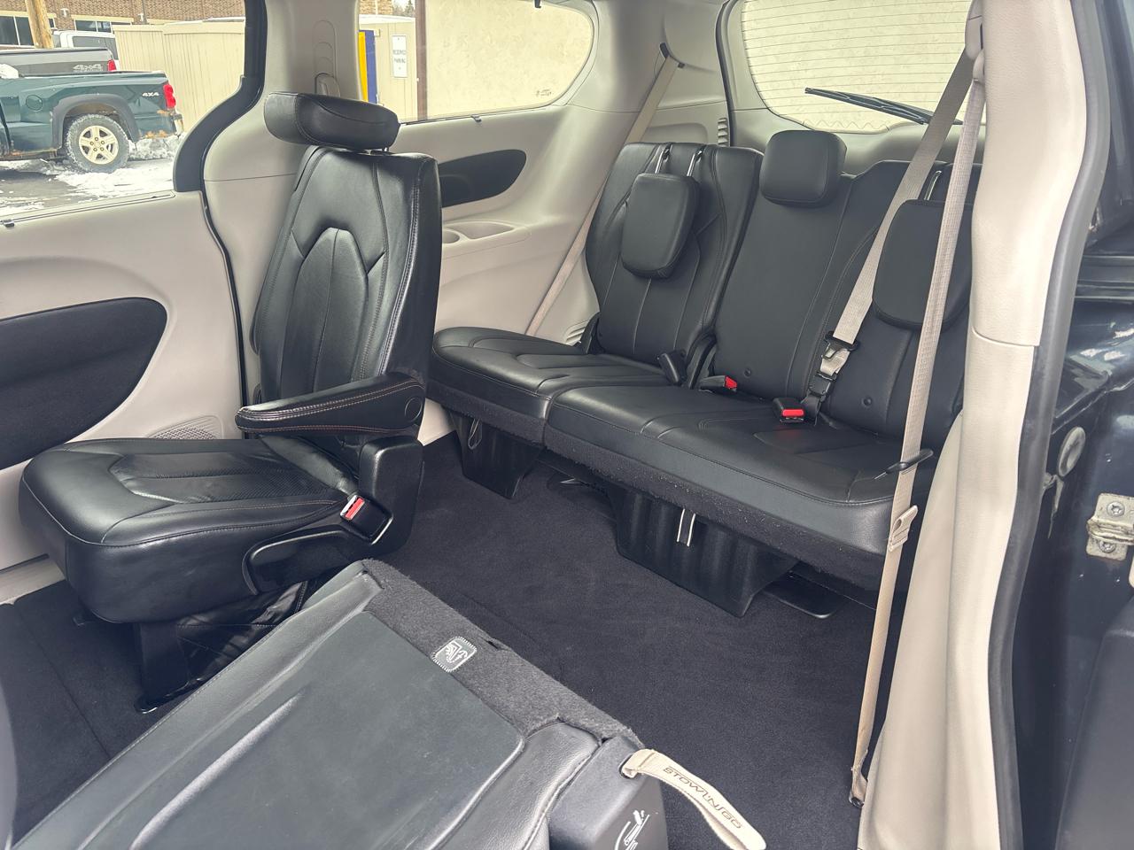 Chrysler Pacifica Touring L FWD 2020