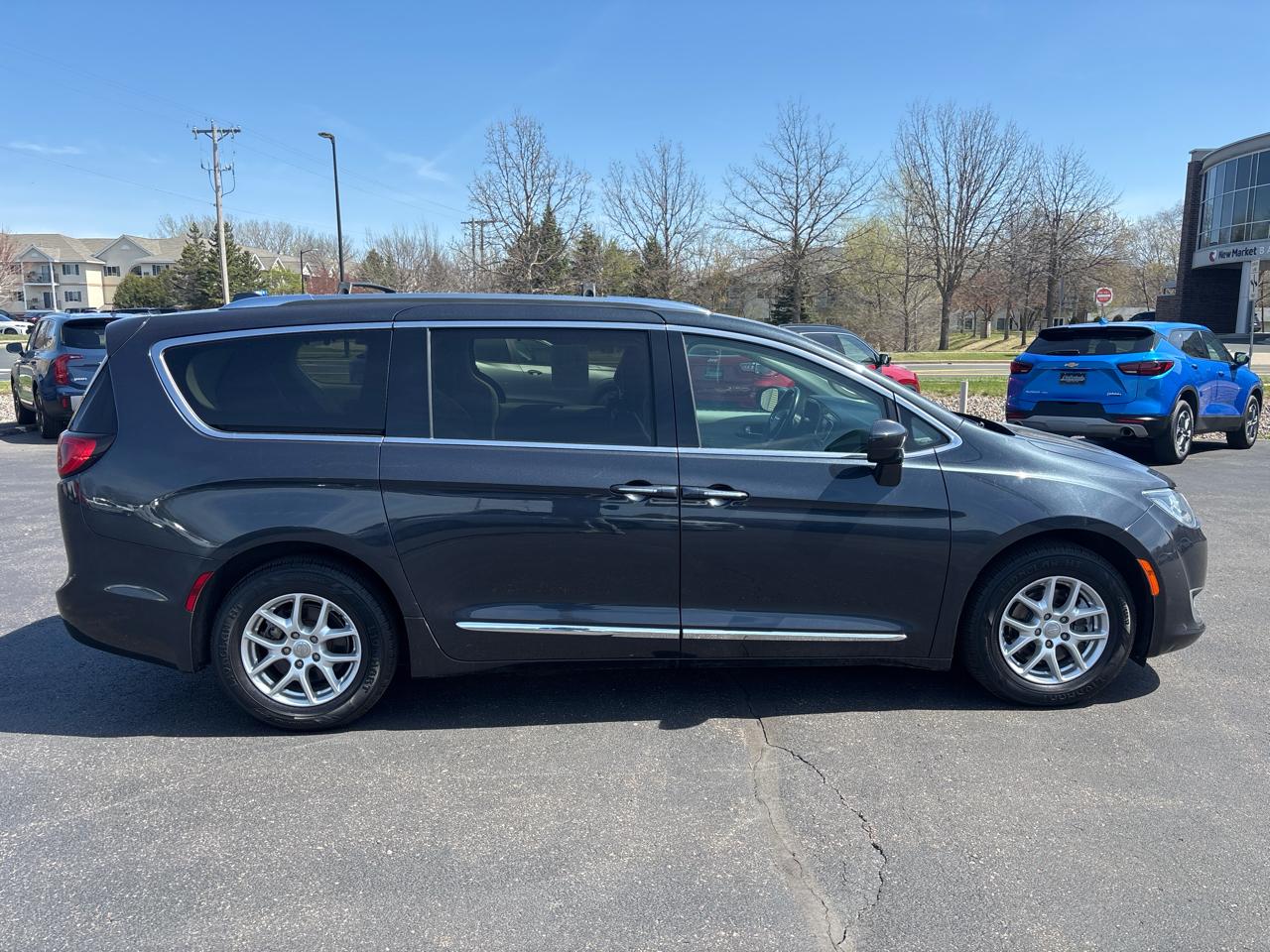 Chrysler Pacifica Touring L FWD 2020