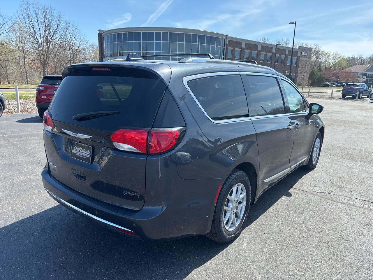Chrysler Pacifica Touring L FWD 2020