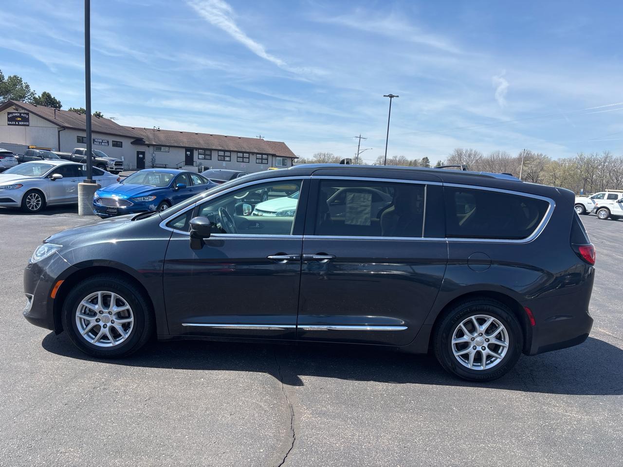 Chrysler Pacifica Touring L FWD 2020