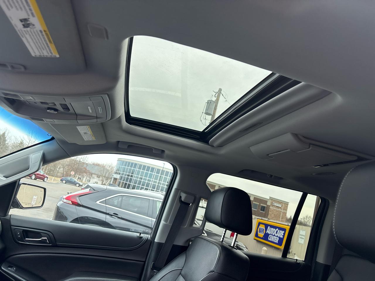 Chevrolet Suburban 4WD 4dr 1500 Premier 2019