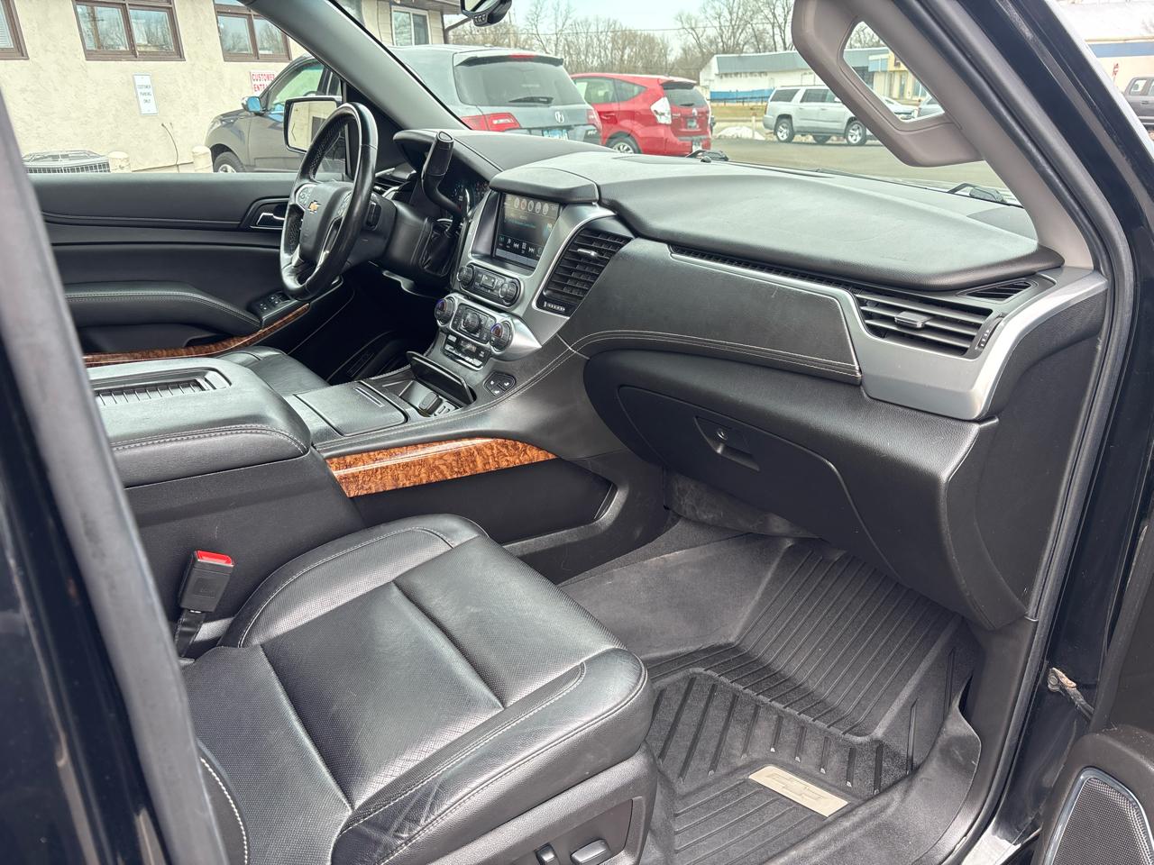 Chevrolet Suburban 4WD 4dr 1500 Premier 2019