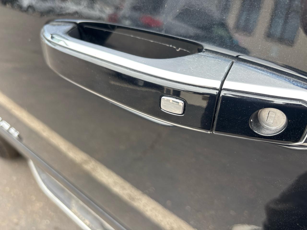 Chevrolet Suburban 4WD 4dr 1500 Premier 2019