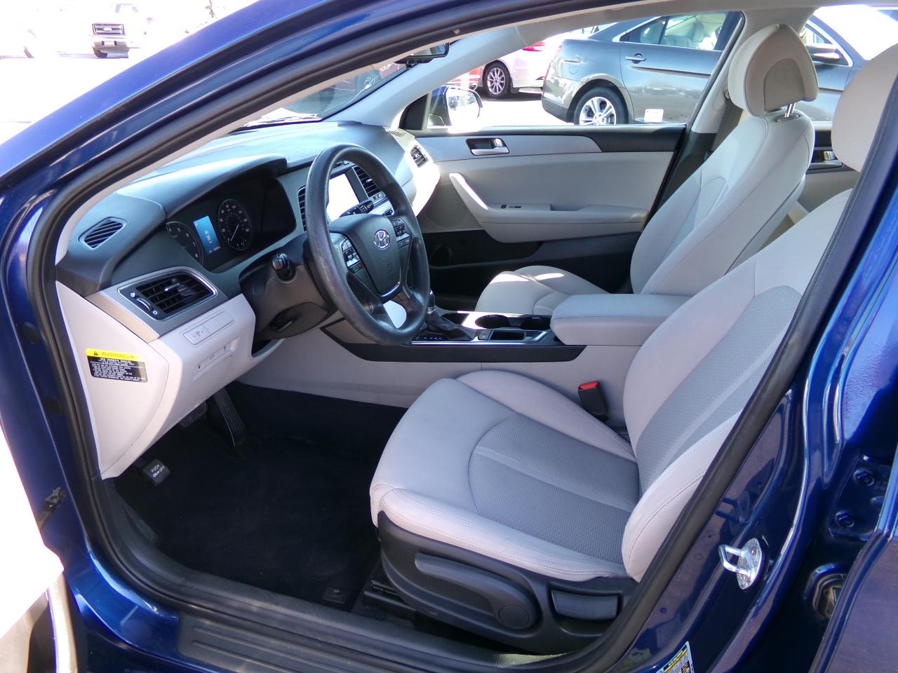 Hyundai Sonata SE 2.4L 2017