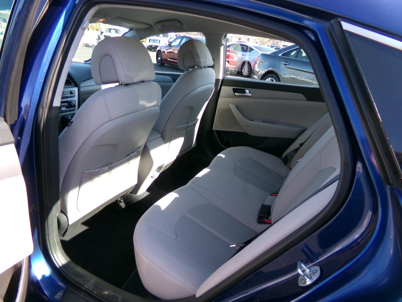 Hyundai Sonata SE 2.4L 2017