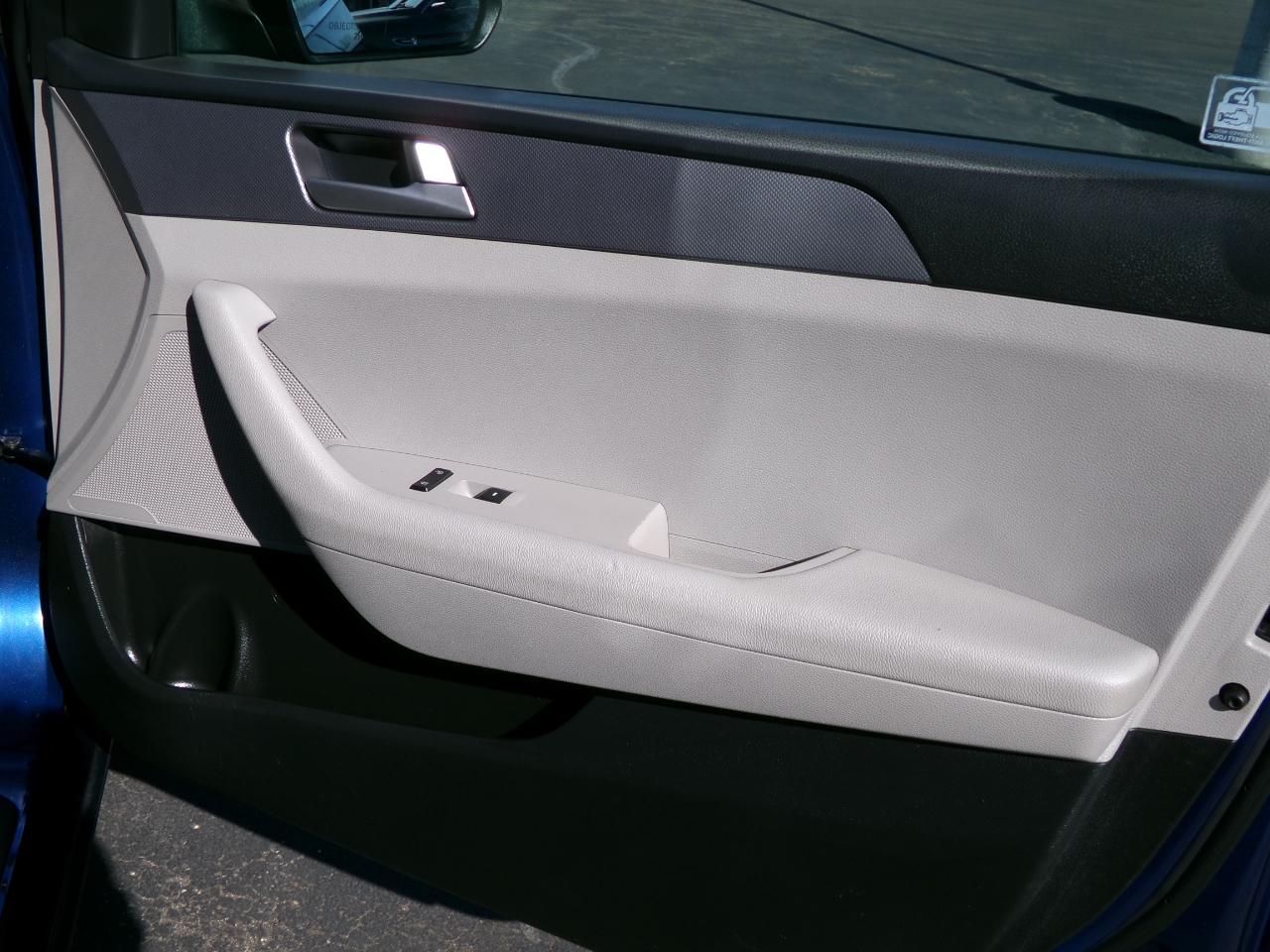 Hyundai Sonata SE 2.4L 2017