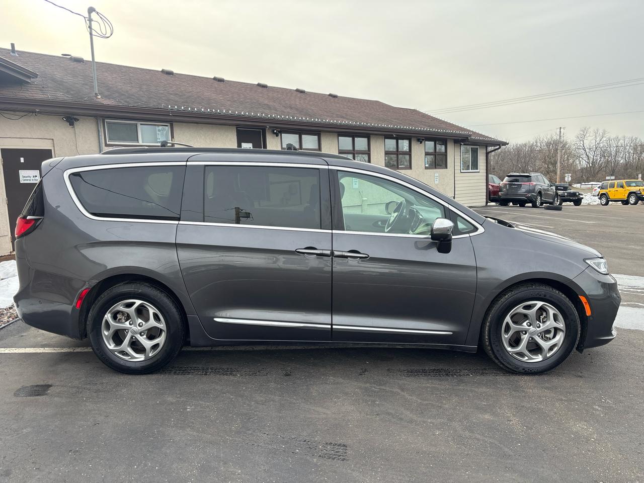 Chrysler Pacifica Limited FWD 2022