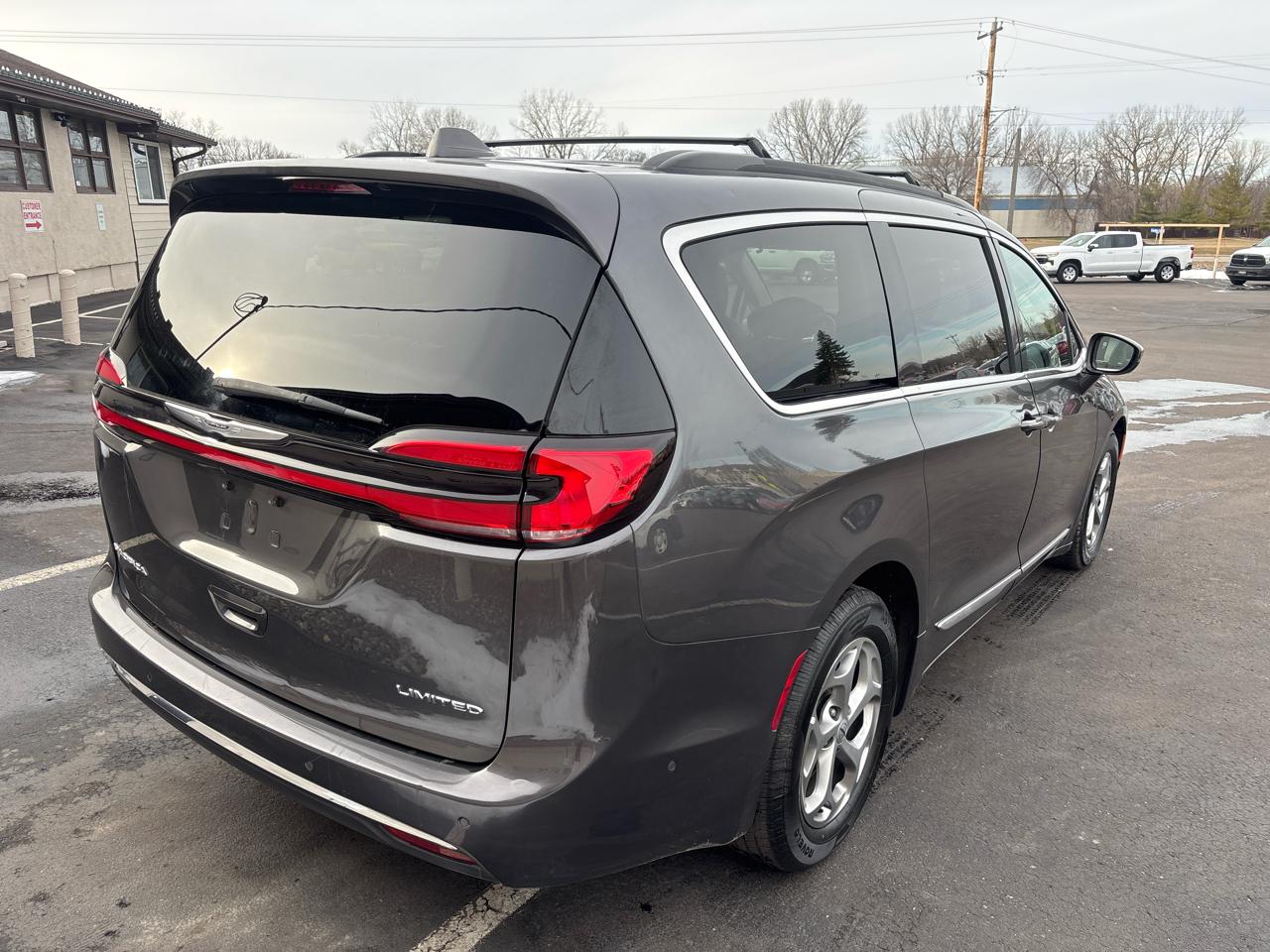 Chrysler Pacifica Limited FWD 2022