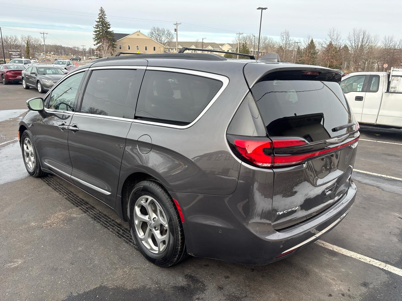 Chrysler Pacifica Limited FWD 2022