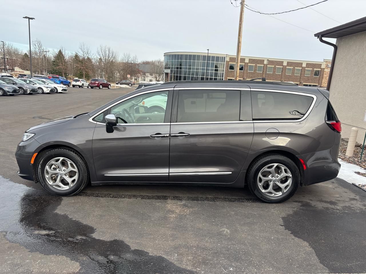 Chrysler Pacifica Limited FWD 2022