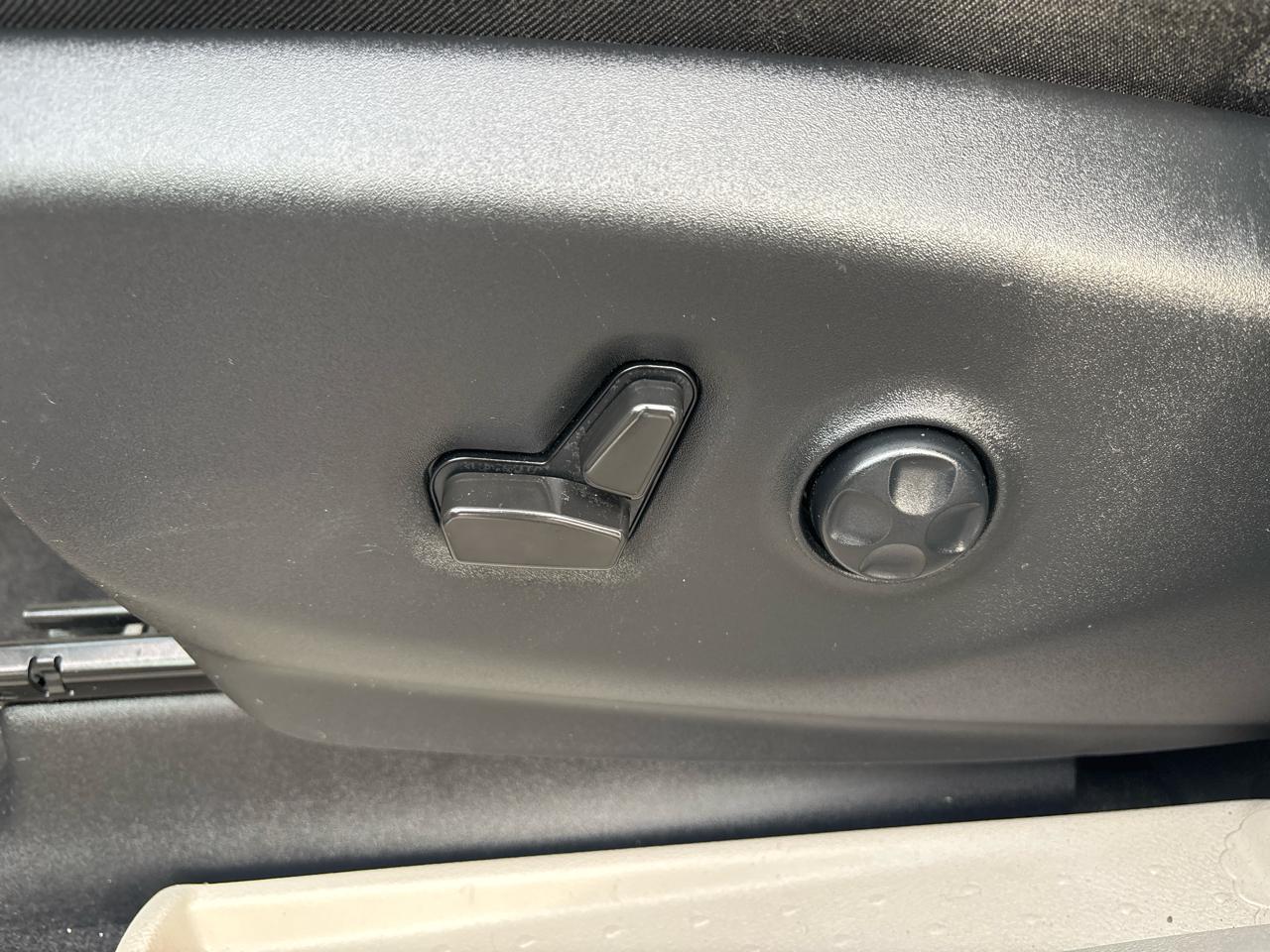 Chrysler Pacifica Limited FWD 2022