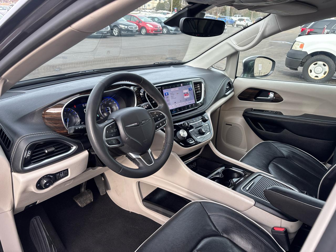 Chrysler Pacifica Limited FWD 2022