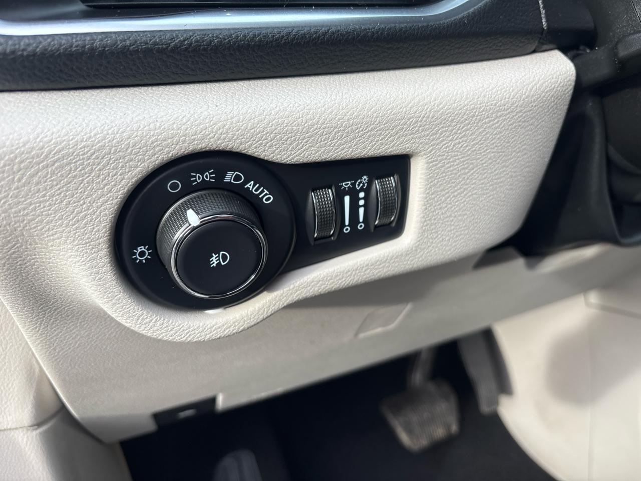 Chrysler Pacifica Limited FWD 2022