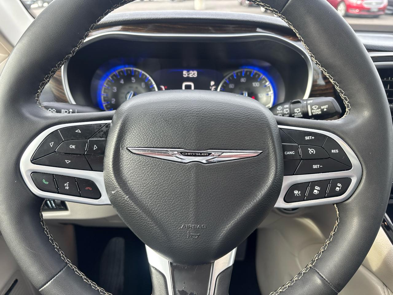 Chrysler Pacifica Limited FWD 2022