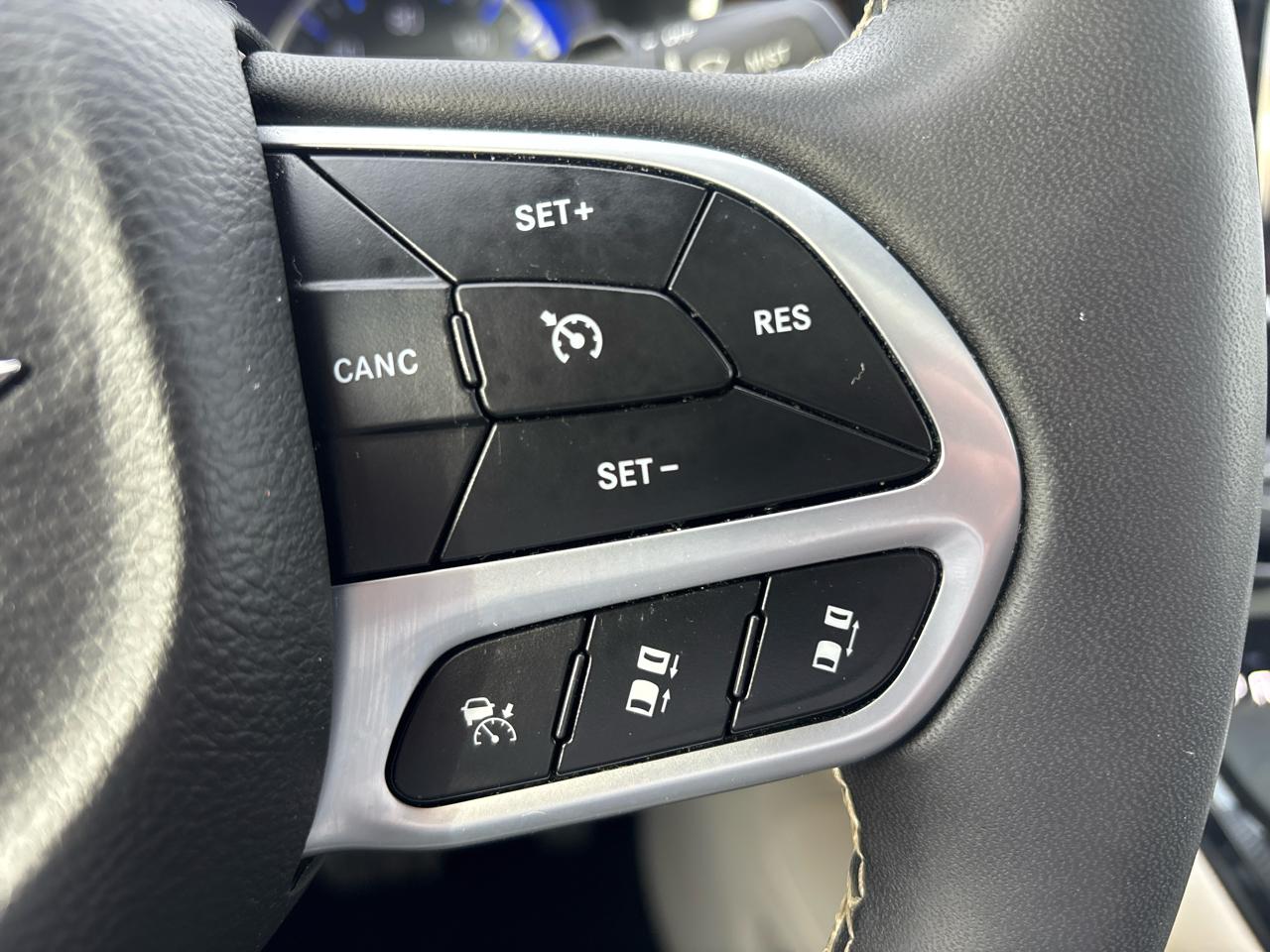 Chrysler Pacifica Limited FWD 2022