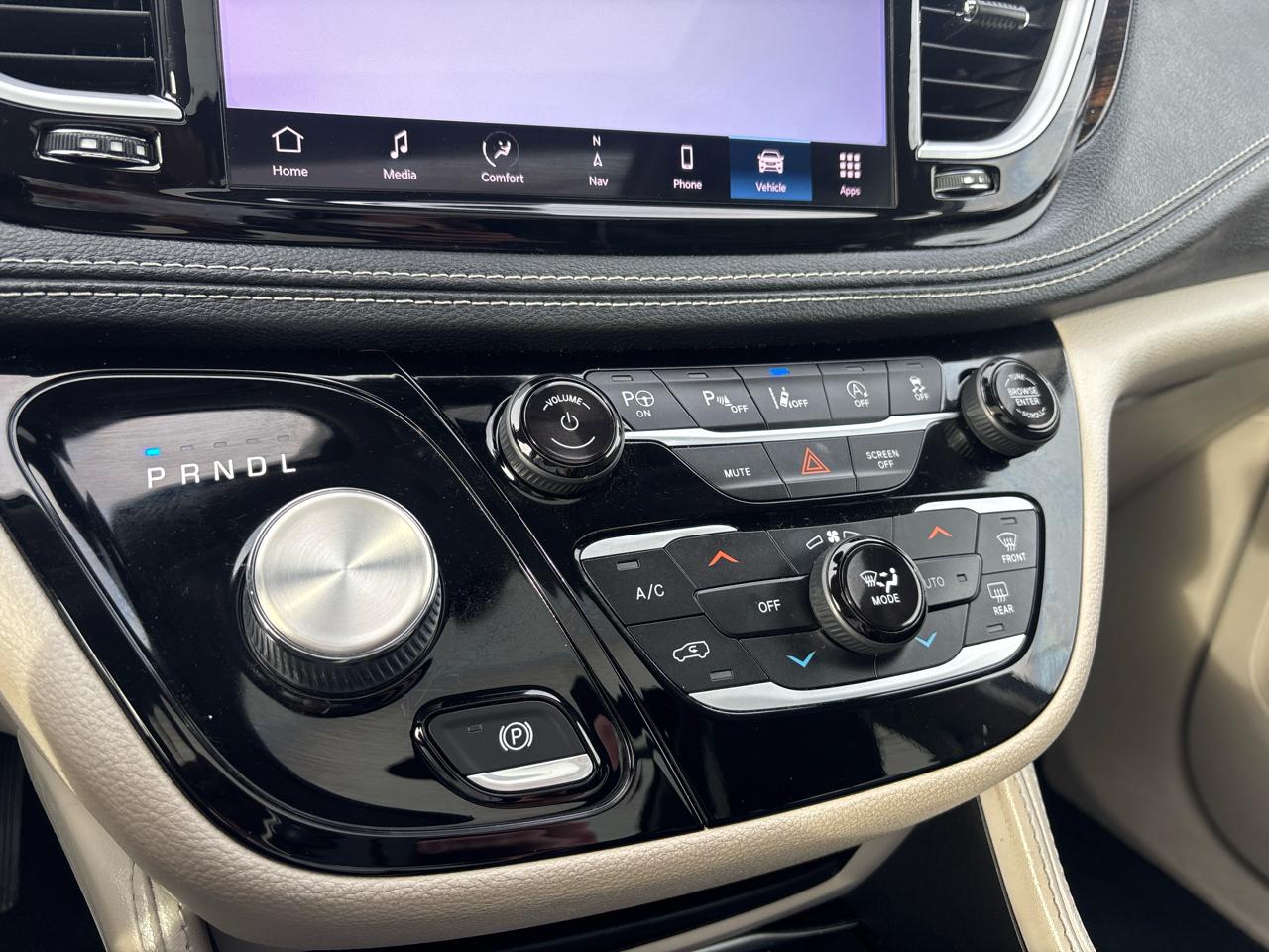 Chrysler Pacifica Limited FWD 2022