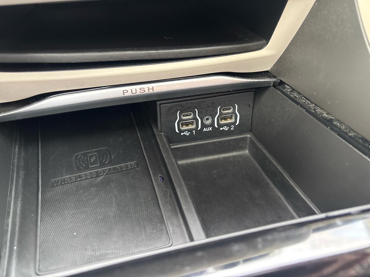 Chrysler Pacifica Limited FWD 2022