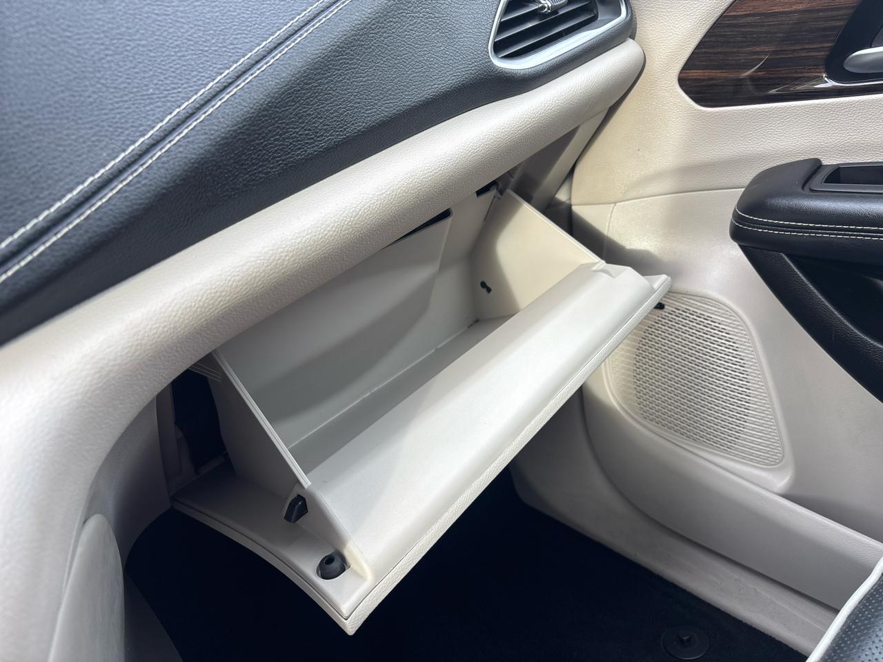 Chrysler Pacifica Limited FWD 2022