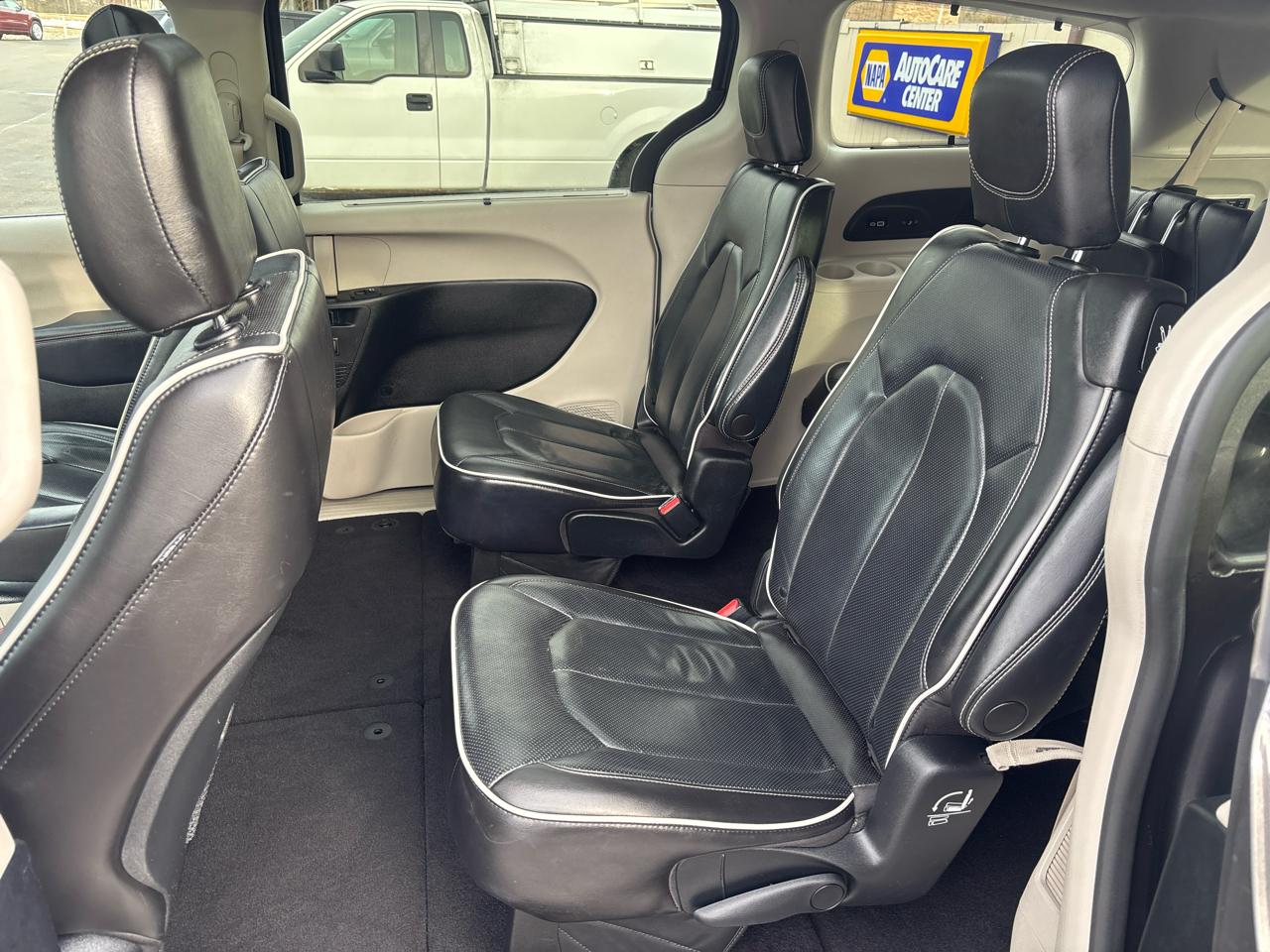 Chrysler Pacifica Limited FWD 2022