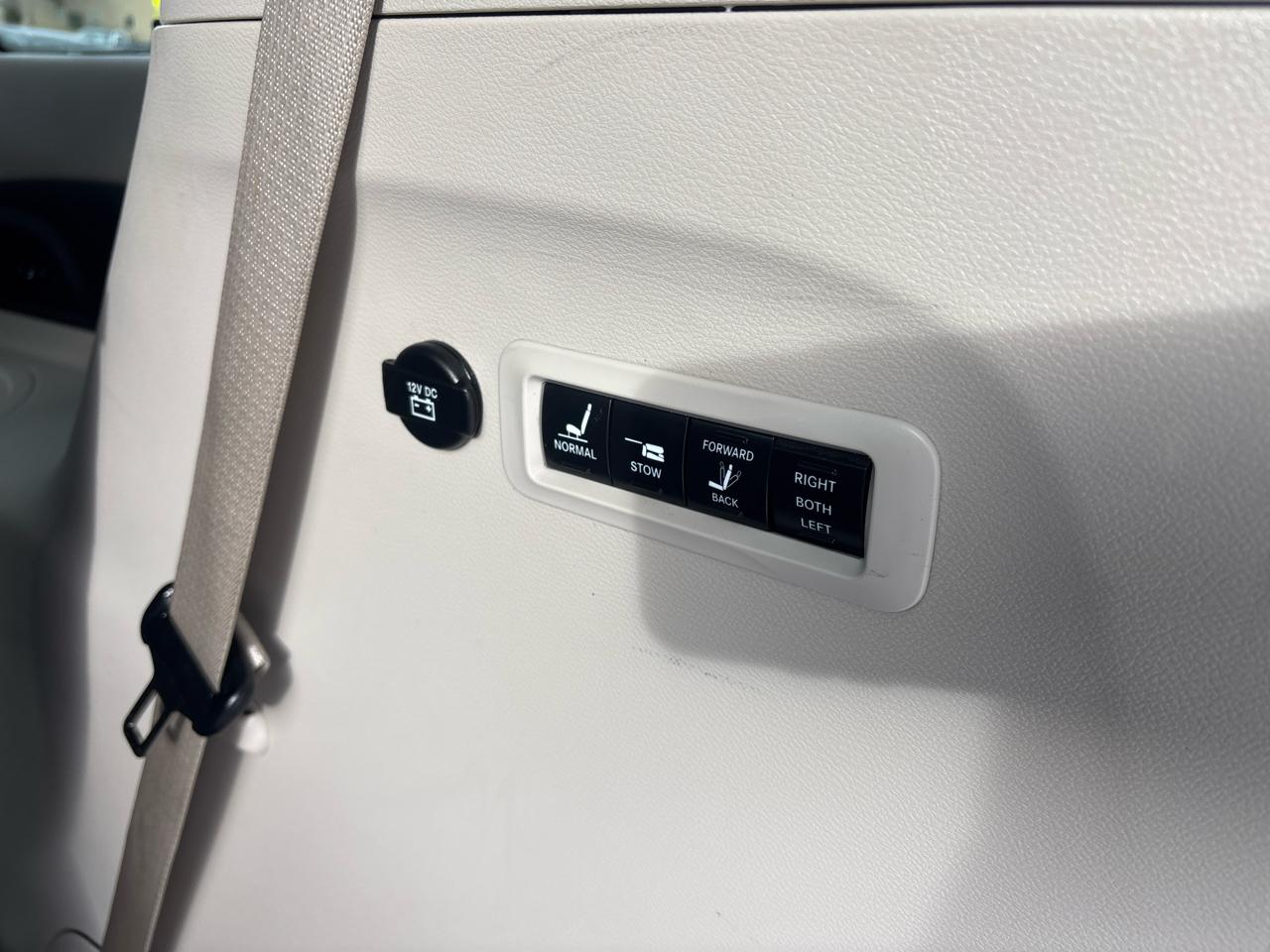 Chrysler Pacifica Limited FWD 2022