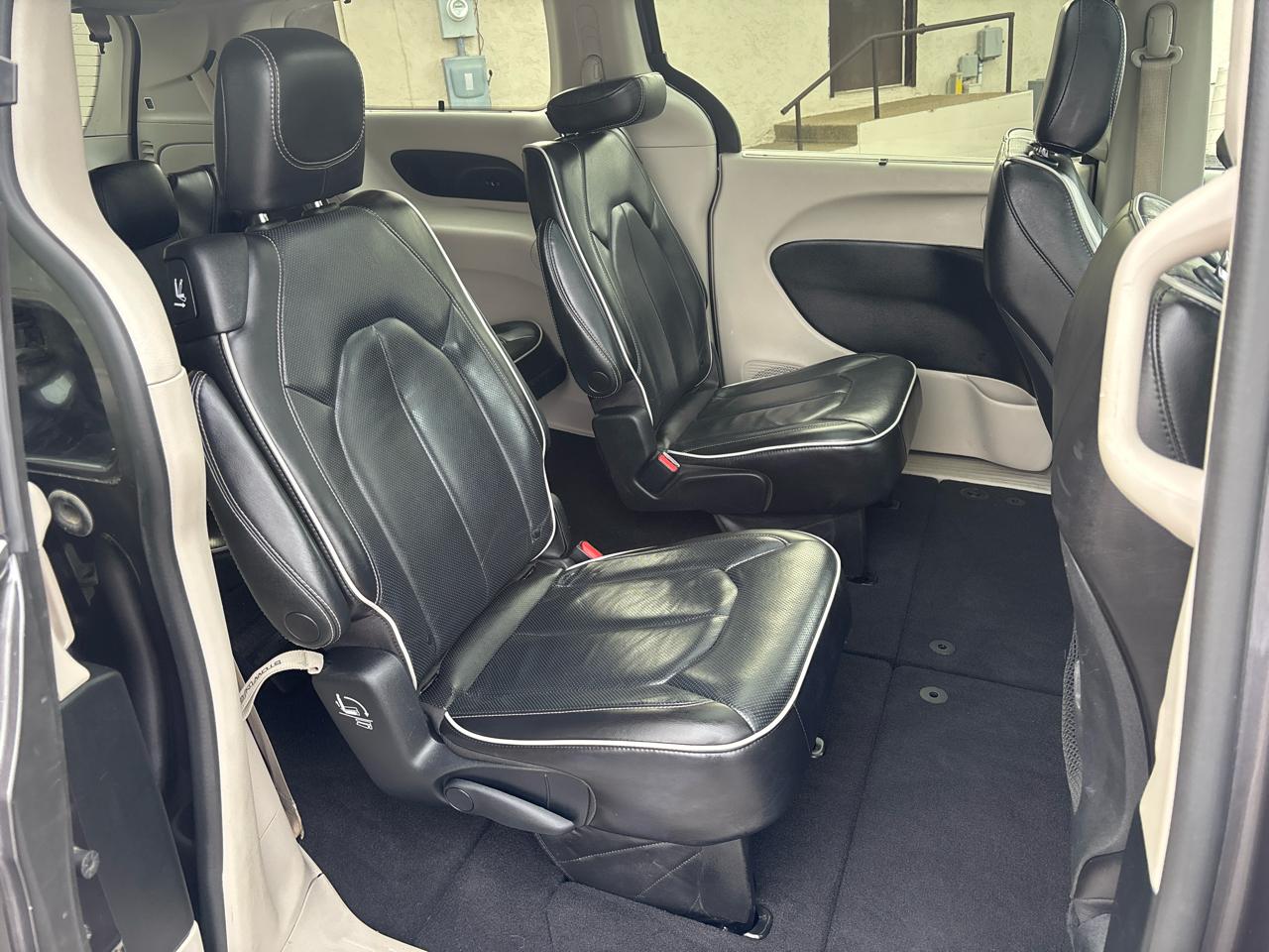 Chrysler Pacifica Limited FWD 2022