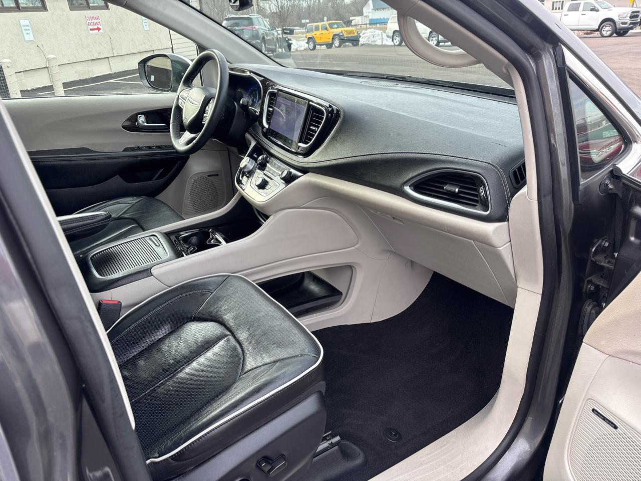 Chrysler Pacifica Limited FWD 2022