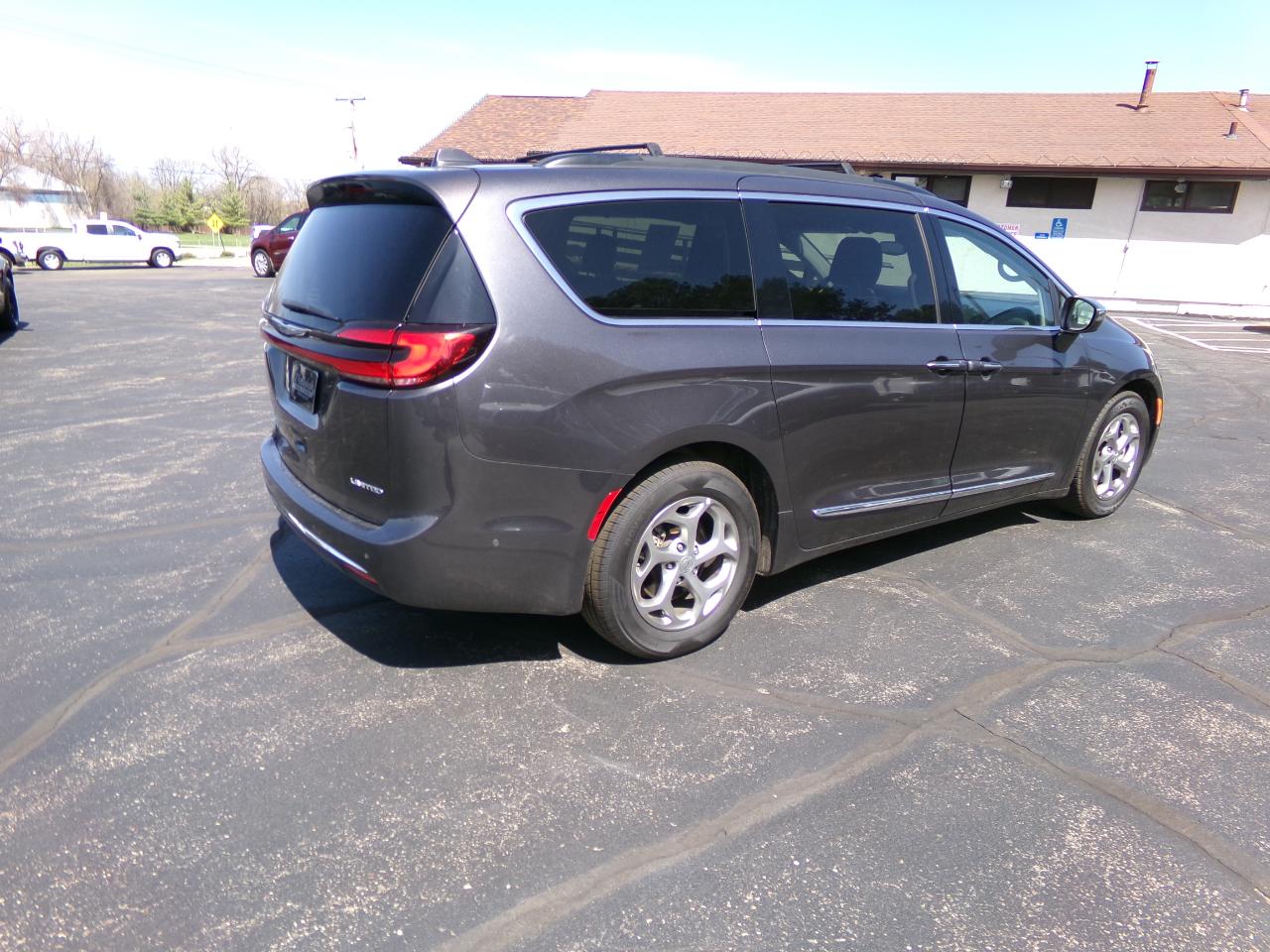 Chrysler Pacifica Limited FWD 2022