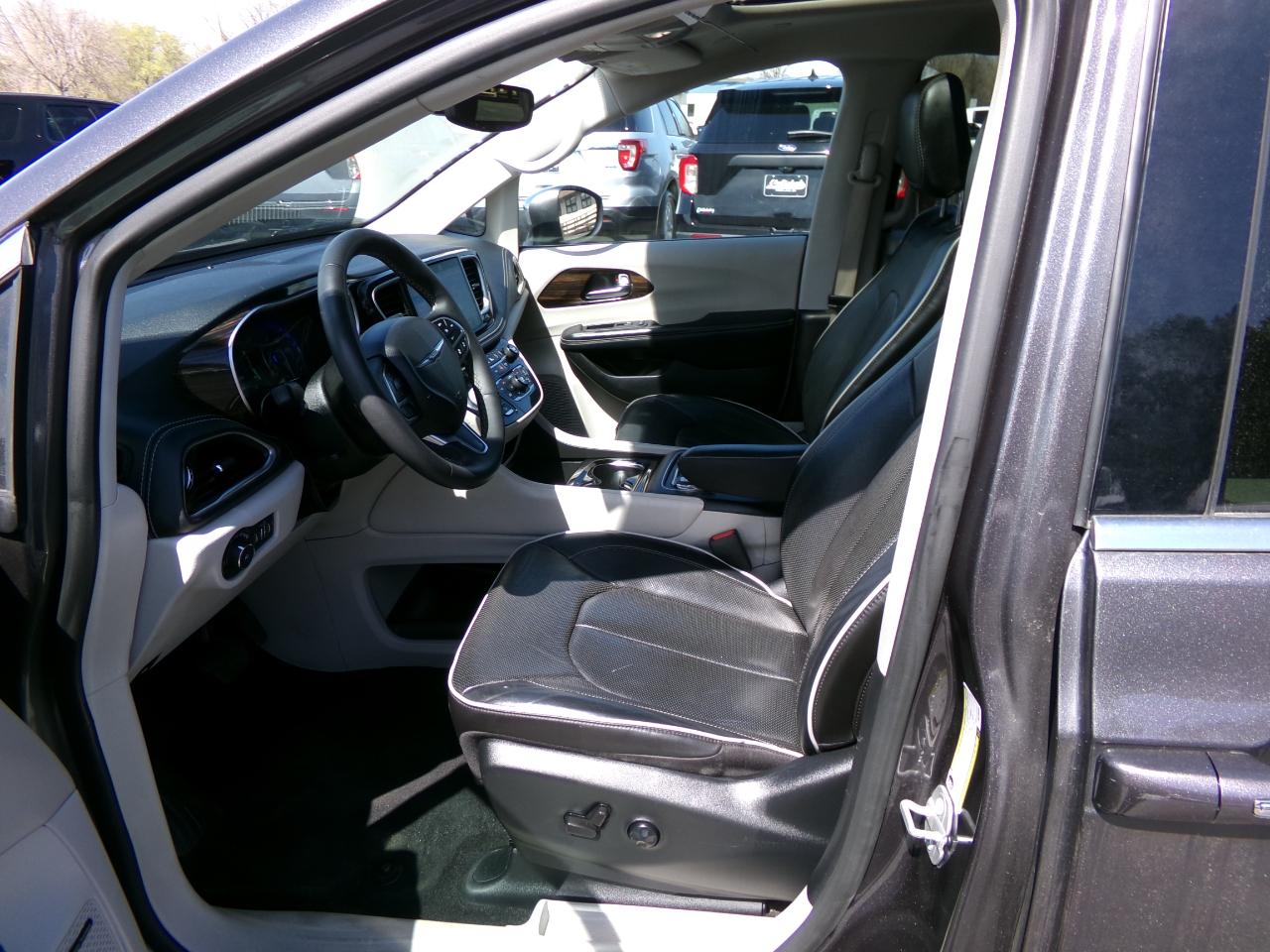 Chrysler Pacifica Limited FWD 2022