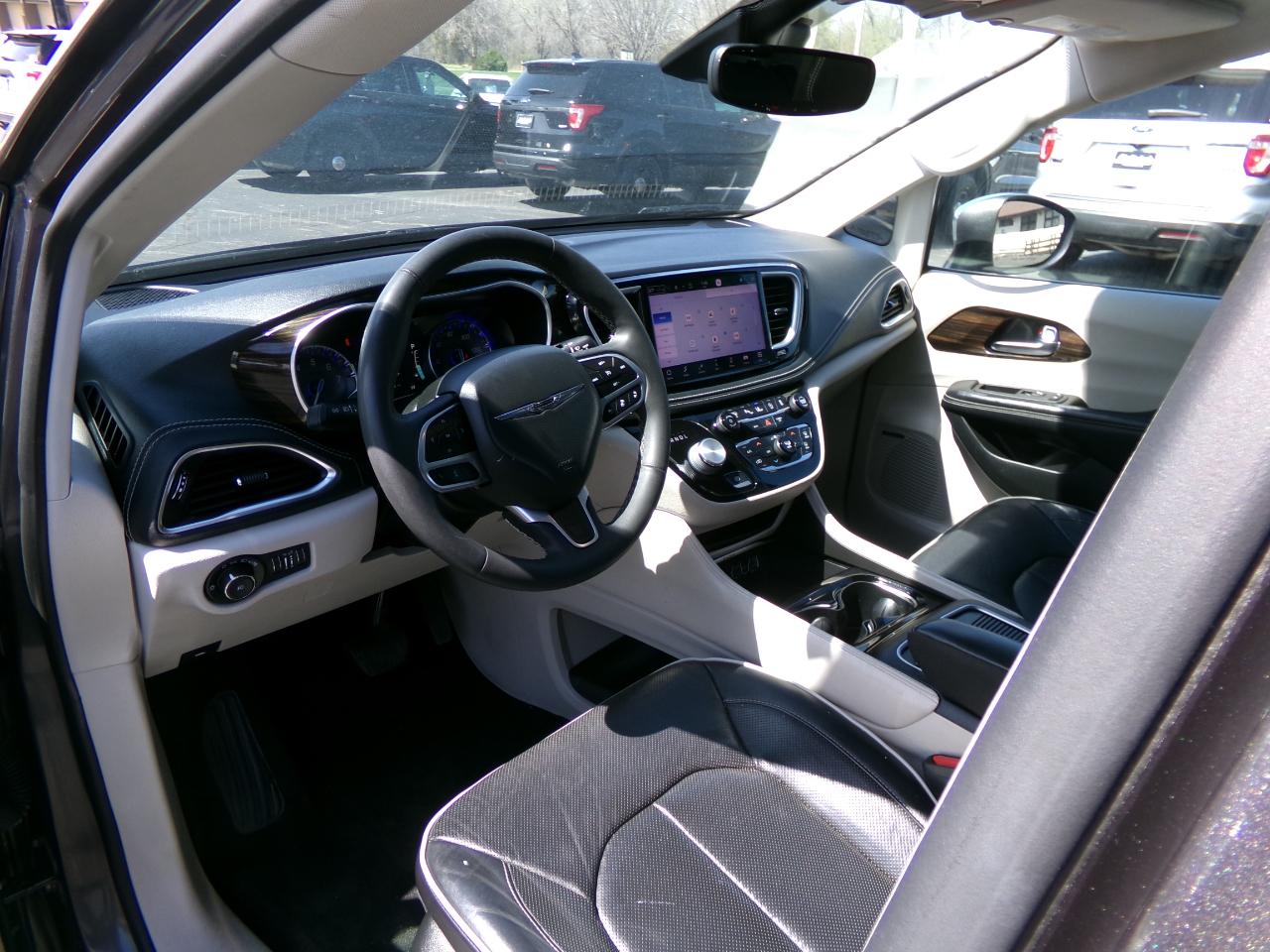 Chrysler Pacifica Limited FWD 2022