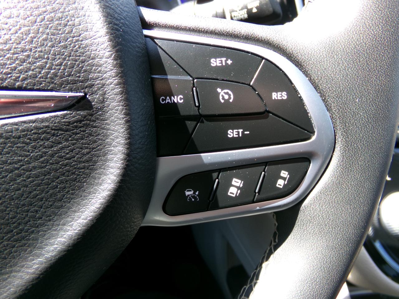 Chrysler Pacifica Limited FWD 2022