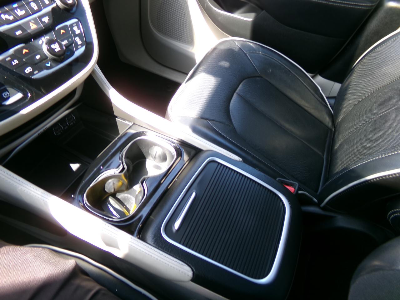 Chrysler Pacifica Limited FWD 2022
