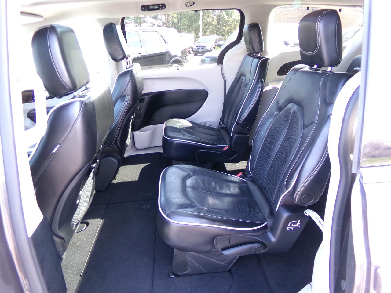 Chrysler Pacifica Limited FWD 2022