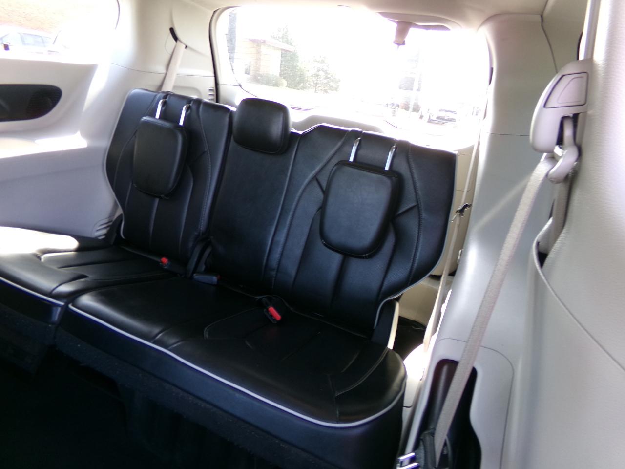 Chrysler Pacifica Limited FWD 2022