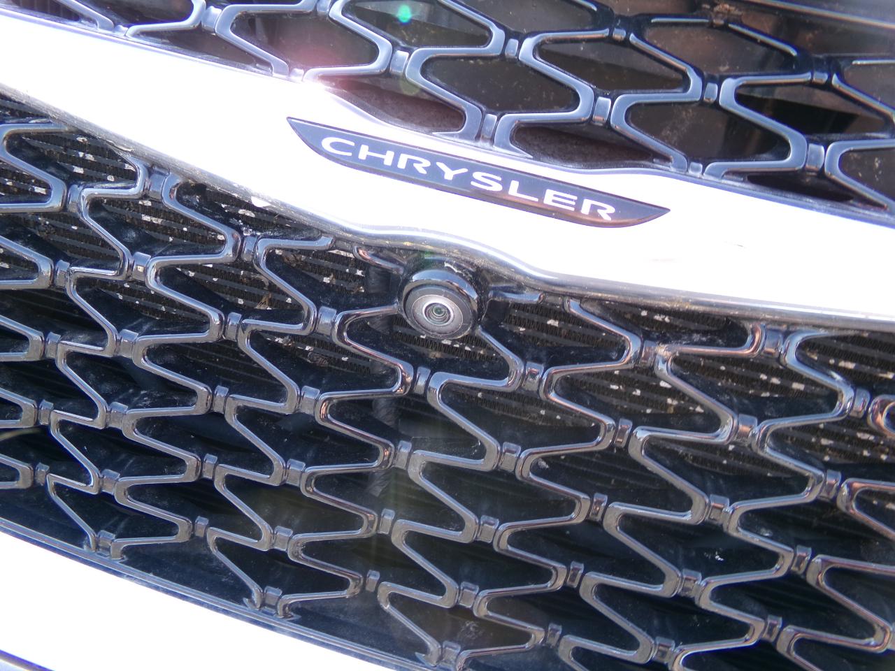 Chrysler Pacifica Limited FWD 2022