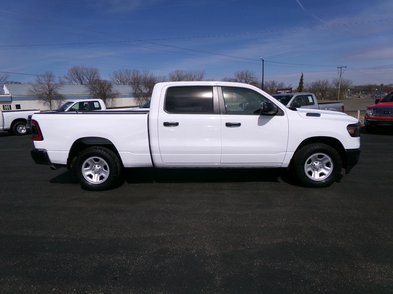 RAM 1500 Tradesman 4x4 Crew Cab 6'4" Box 2023