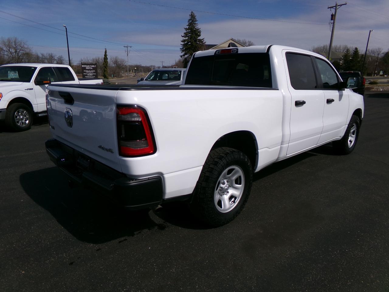RAM 1500 Tradesman 4x4 Crew Cab 6'4" Box 2023