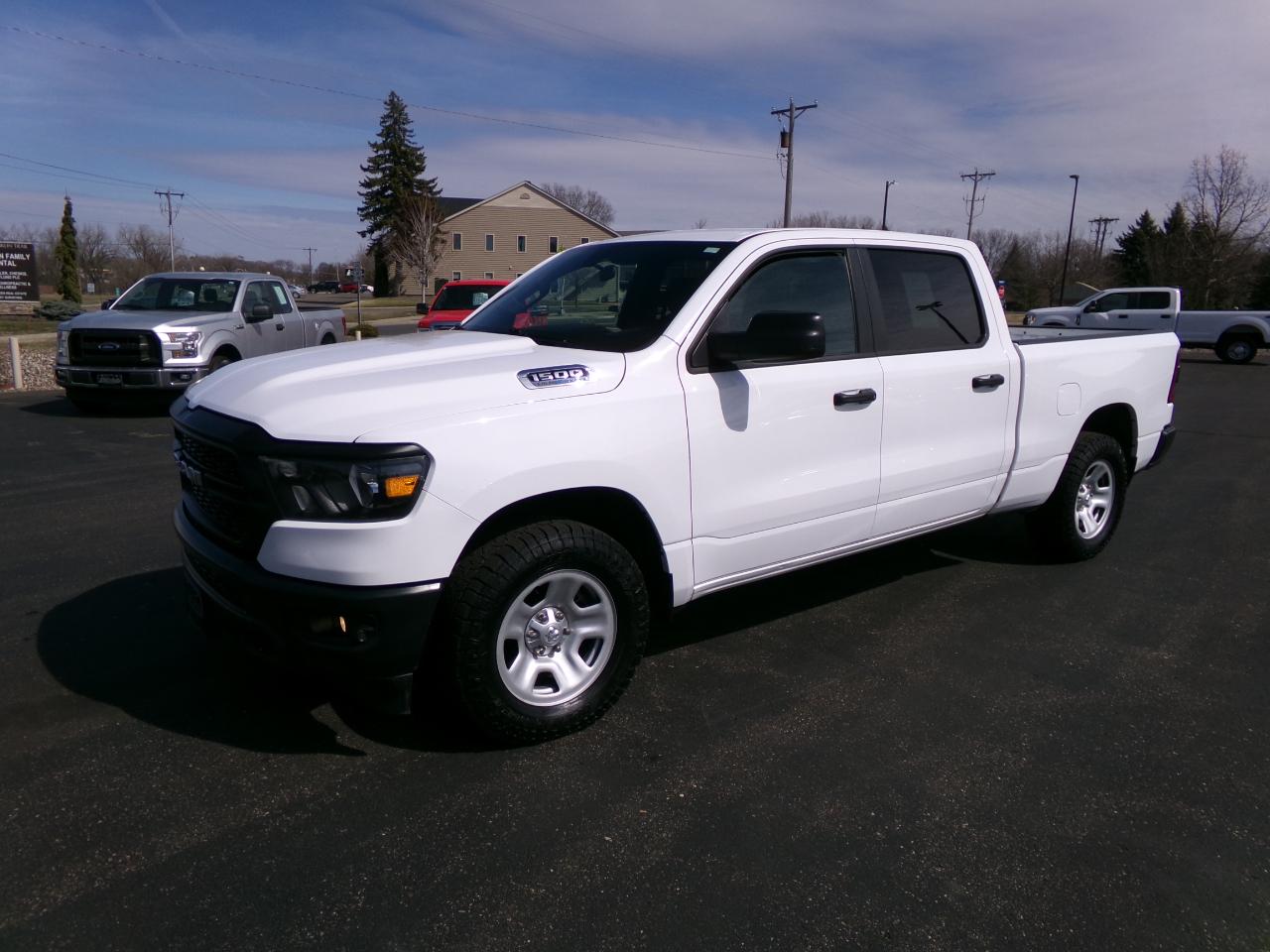 RAM 1500 Tradesman 4x4 Crew Cab 6'4" Box 2023