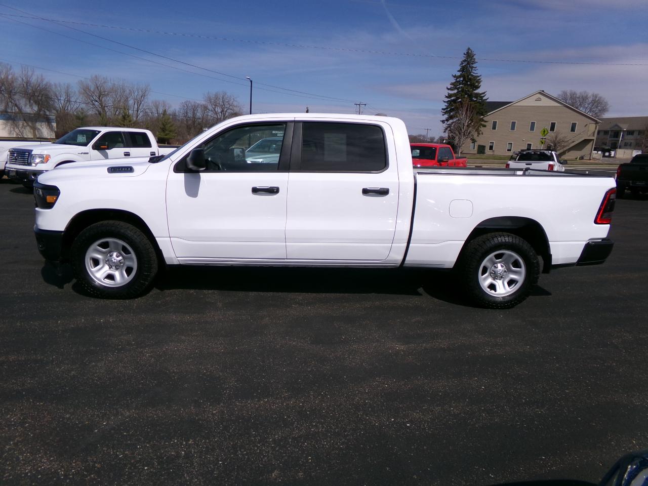 RAM 1500 Tradesman 4x4 Crew Cab 6'4" Box 2023