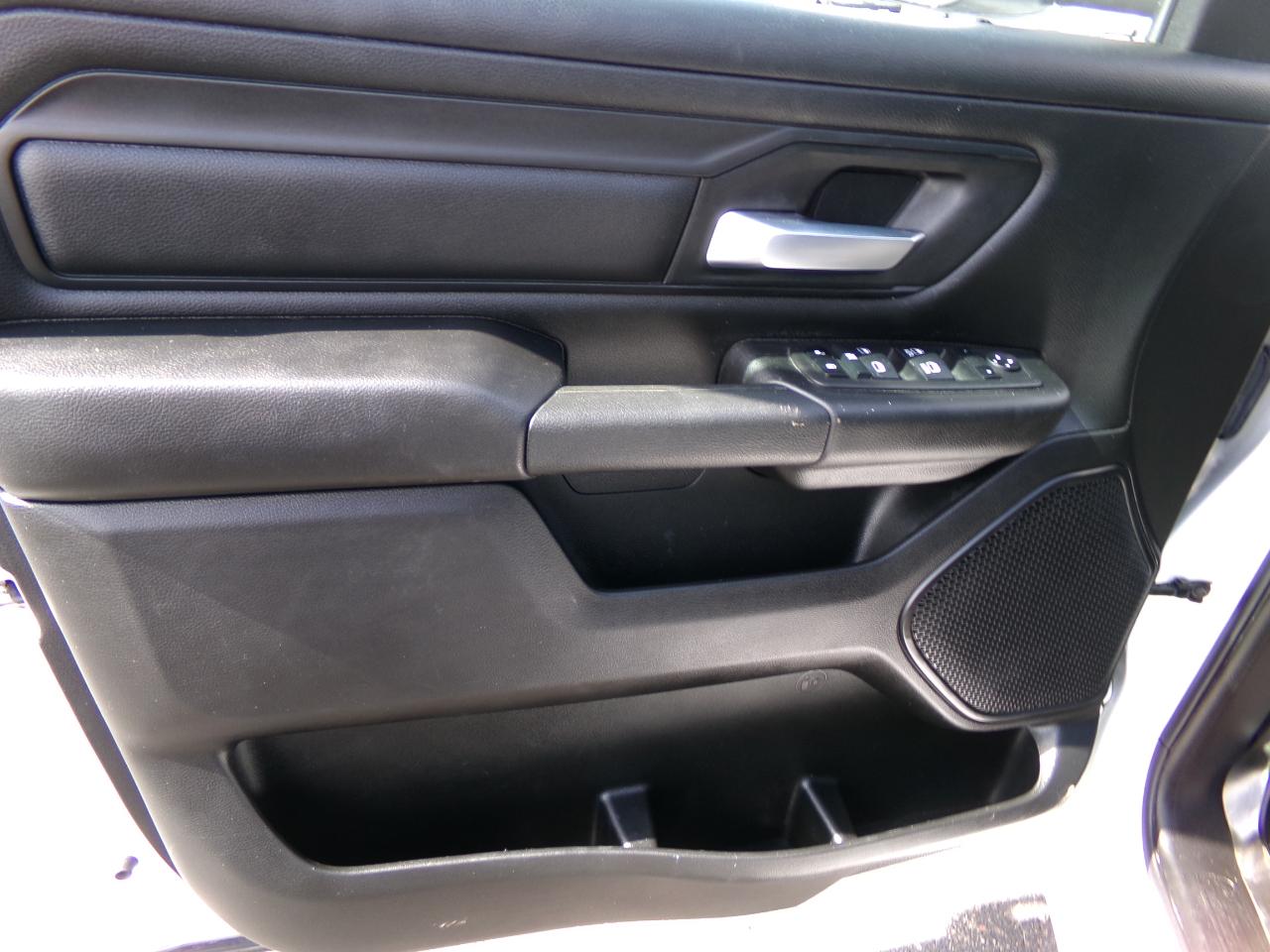 RAM 1500 Tradesman 4x4 Crew Cab 6'4" Box 2023