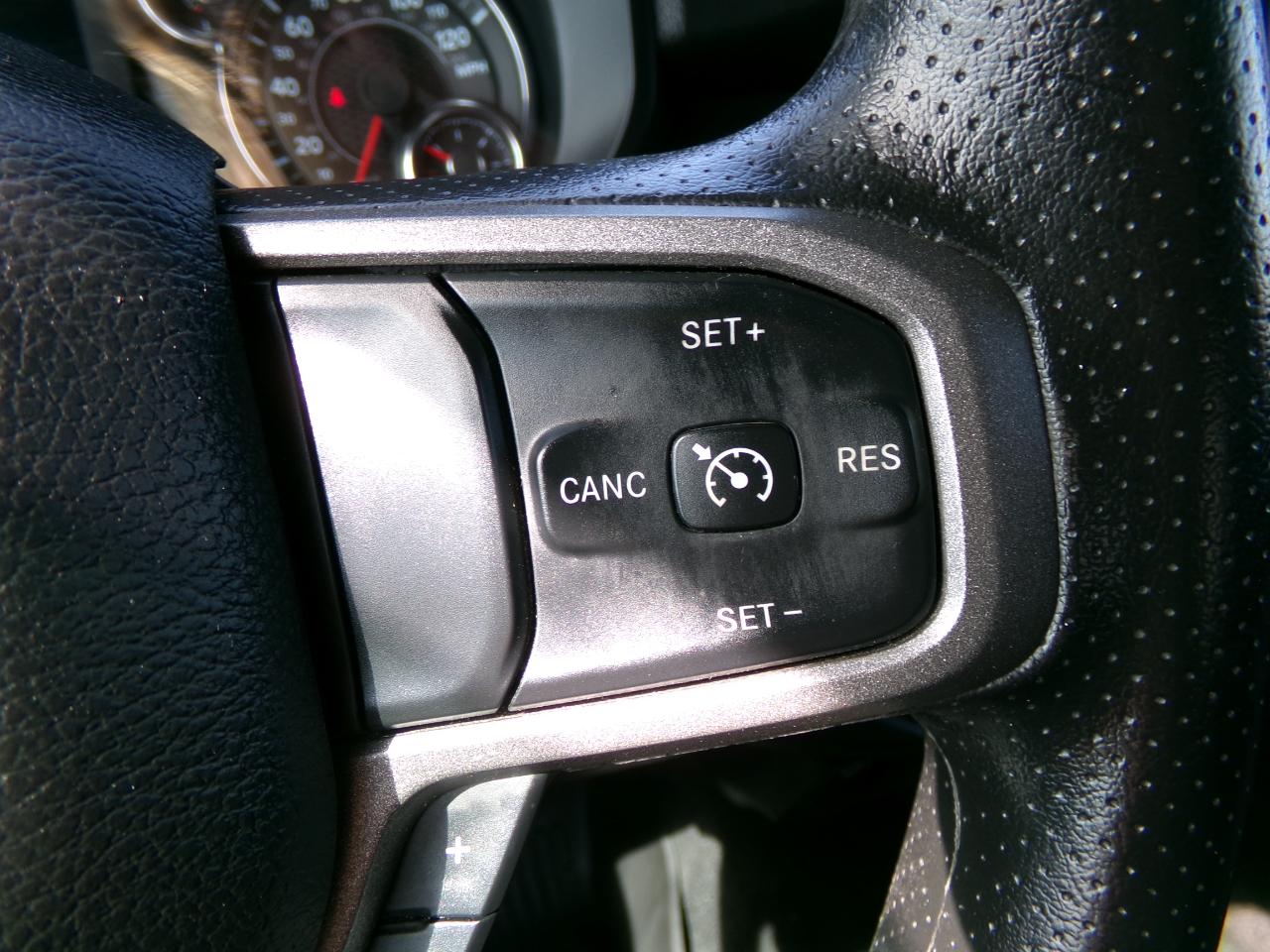 RAM 1500 Tradesman 4x4 Crew Cab 6'4" Box 2023