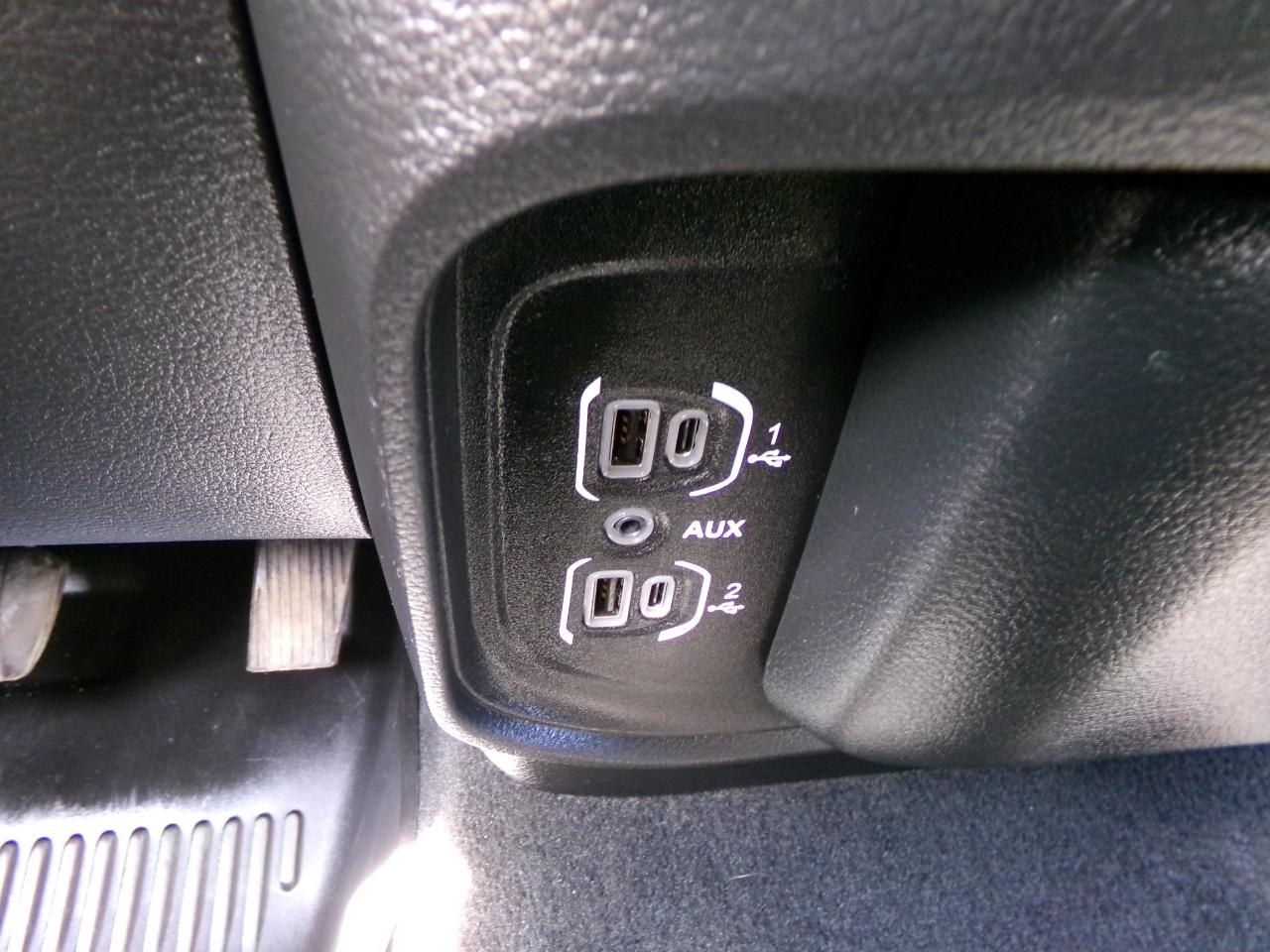 RAM 1500 Tradesman 4x4 Crew Cab 6'4" Box 2023