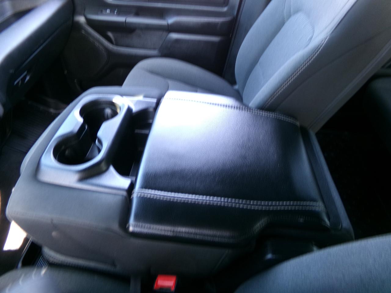 RAM 1500 Tradesman 4x4 Crew Cab 6'4" Box 2023